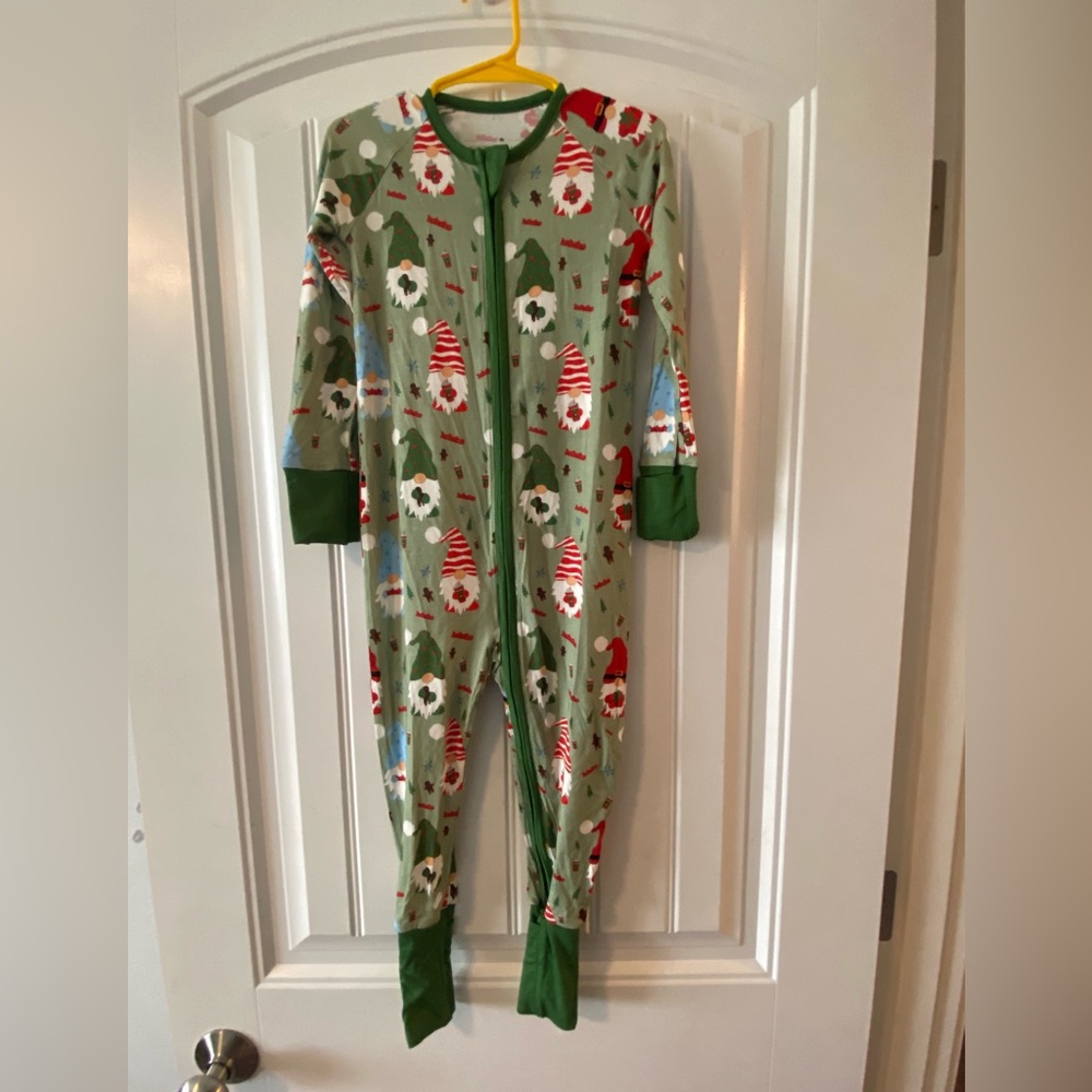 Mighty Mav Apparel ‘Gnome for the Holidays’ Bamboo Convertible Zippy
